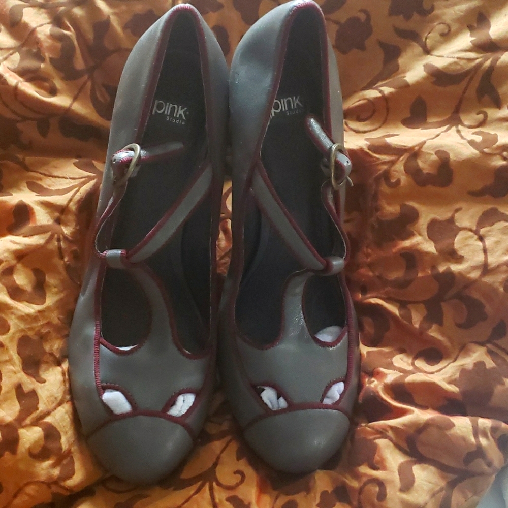 New Anthropologie Pink studio pumps 7